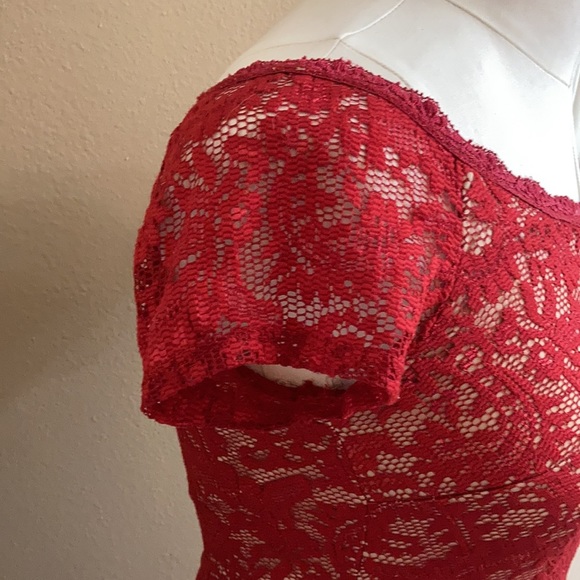 Like new Bisou Bisou red lace nude slip dress - Picture 4 of 11